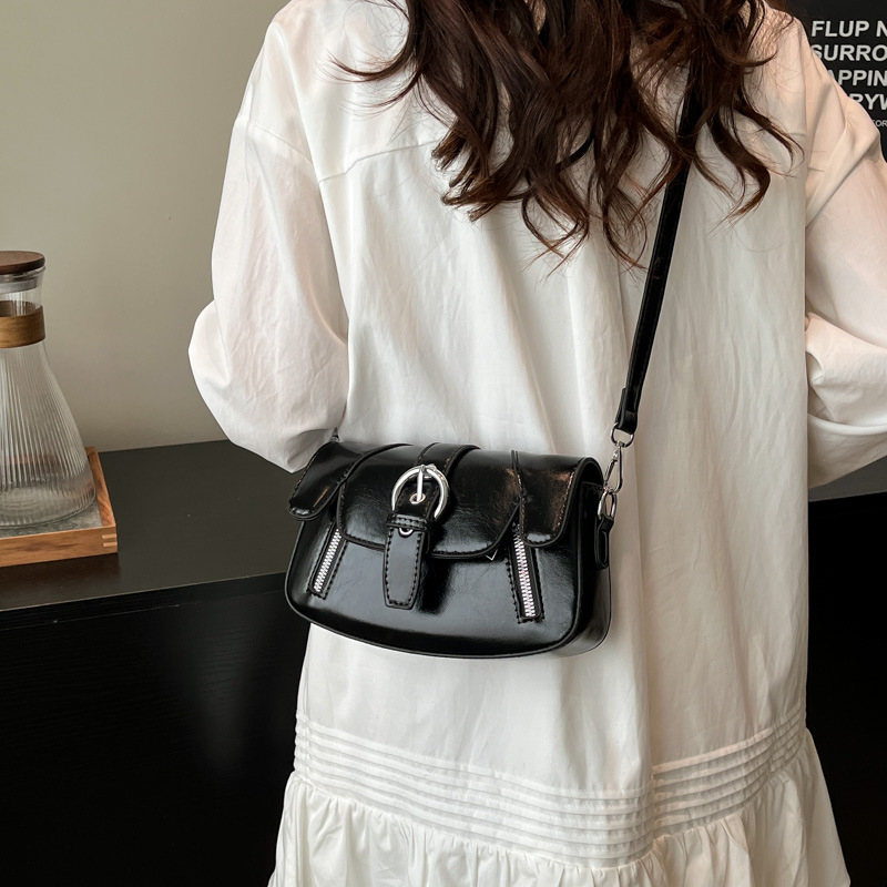 Cross-border foreign trade women's 2025 new style niche retro single-shoulder underarm bag, casual and stylish crossbody small square bag details Picture