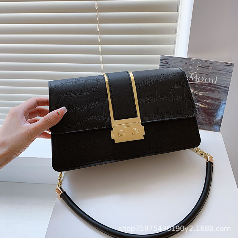 The 2023 new Korean-style casual chain single-shoulder bag for women is fashionable and trendy. It features crocodile pattern underarm bags and a small square bag Specification drawing
