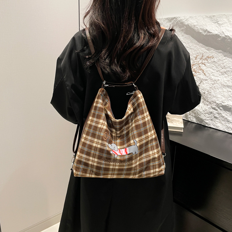 New cartoon checkered tote bag for autumn and winter, large capacity single-shoulder bag and crossbody bag for commuting, students and classes Specification drawing