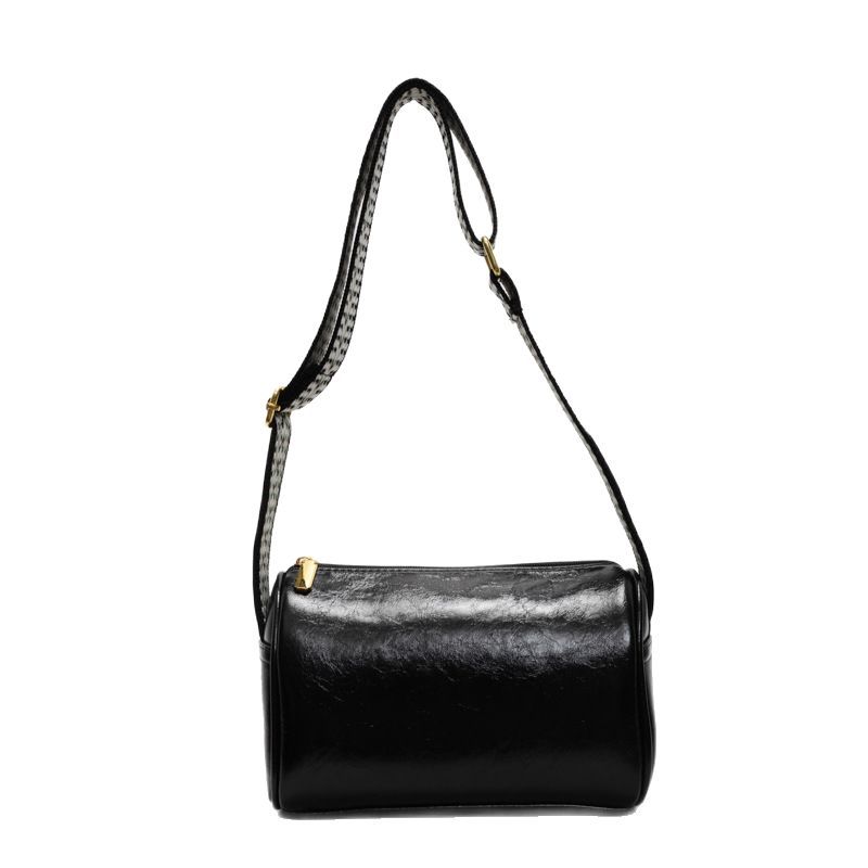 The new Spring/Summer 2025 high-end single-shoulder bag, trendy and fashionable crossbody bag, versatile, casual and large-capacity commuting bag Item Picture