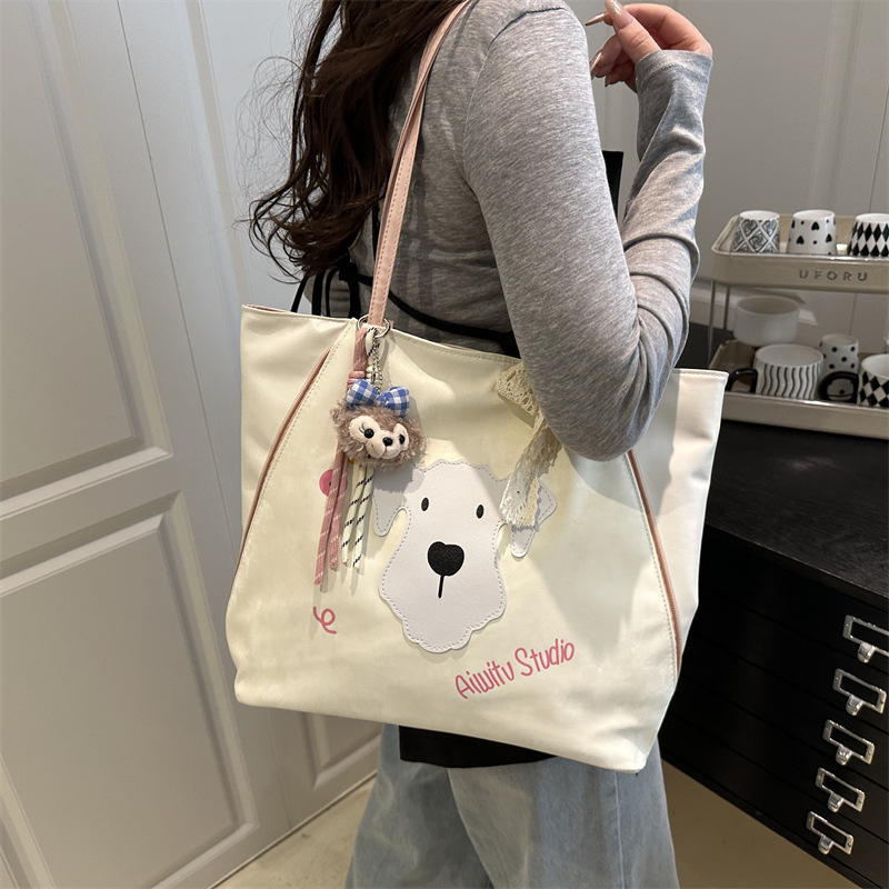 Cute and beautiful 2025 new style popular commuting fashion, cute cartoon pattern design single-shoulder crossbody bag tote bag details Picture