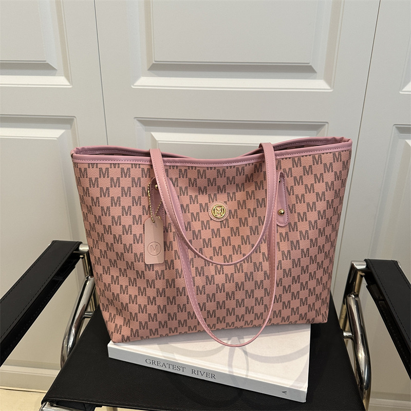 High-quality large-capacity bag, niche and versatile commuting bag for women, 2025 new trendy textured tote bag, large bag full figure