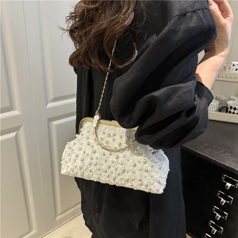 Beaded hand-held evening bag 2025 Summer New style elegant purple single-shoulder chain crossbody bag details Picture