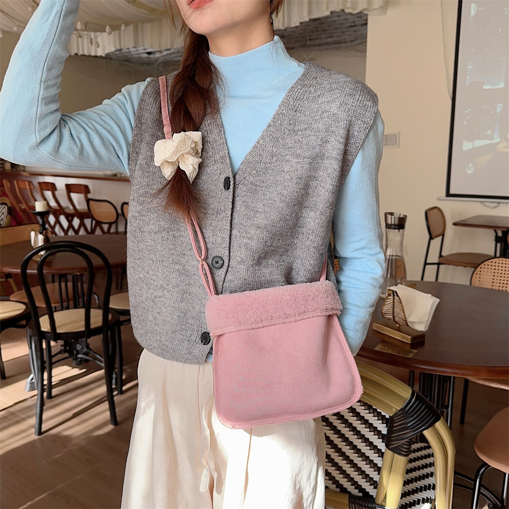 31232 Autumn and Winter vintage plush bag, suede suede lightweight and textured single-shoulder bag, hand-held armpit crossbody bag Application Scenario