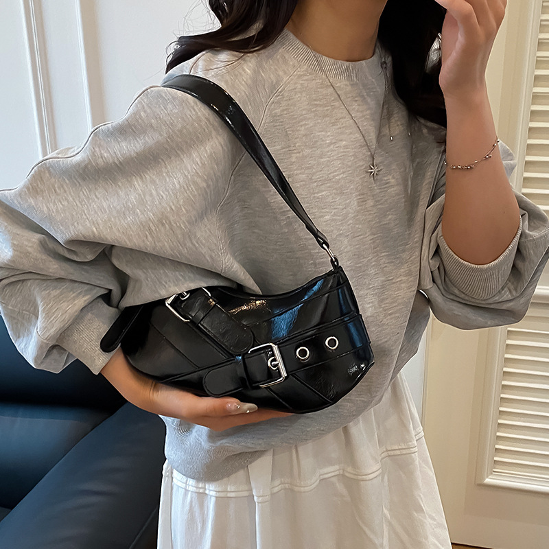 2025 Fashion Niche retro Hot Girl underarm bag, women's fashion versatile baguette bag, stylish commuting single-shoulder bag details Picture
