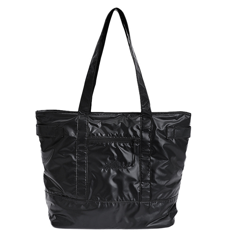 2025 New style simple outdoor travel tote bag, casual handbag, portable shoulder bag, large-capacity underarm bag for women Item Picture