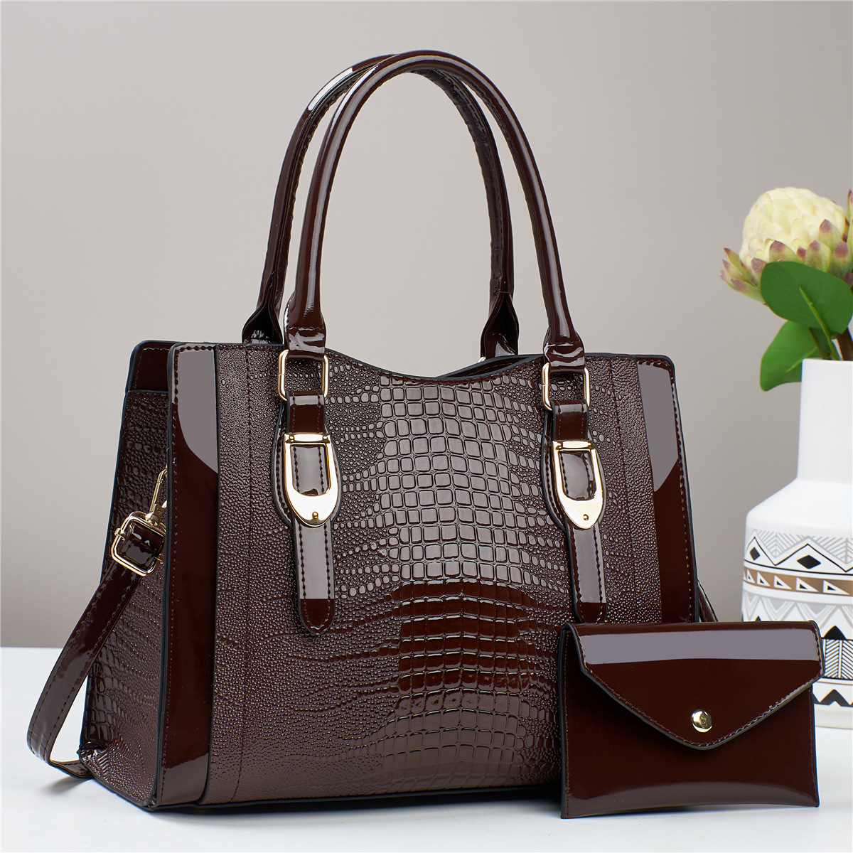 Two-piece crocodile print bag, 2024 new style fashionable women's bag, commuter handbag, large capacity, crossbody bag details Picture