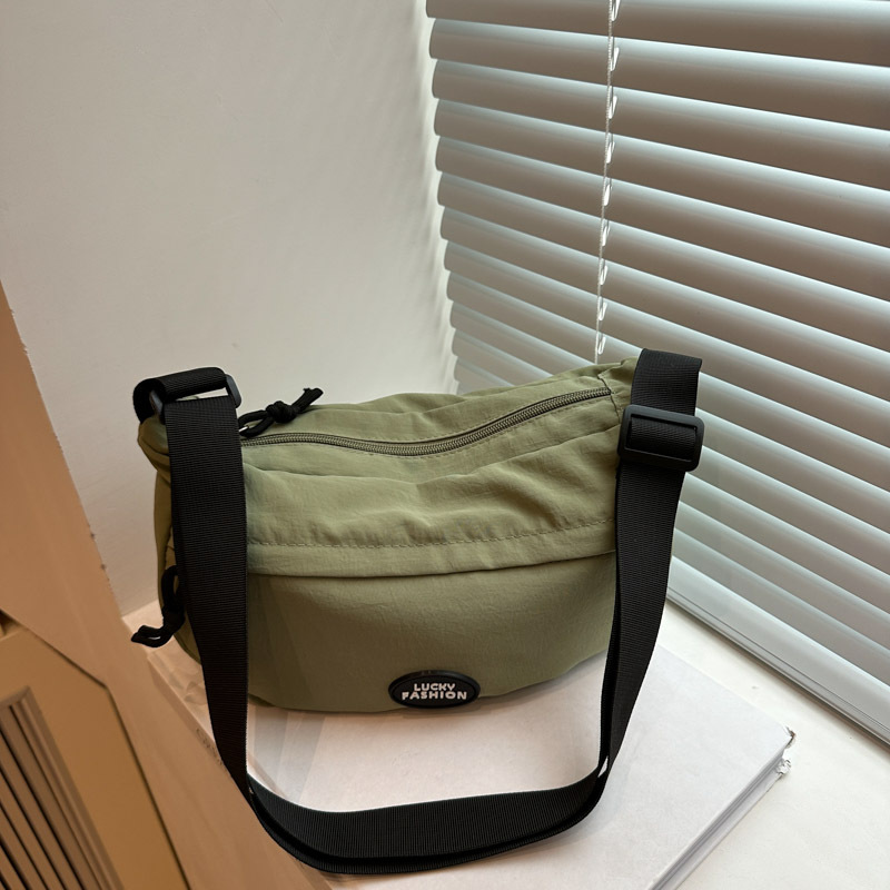 2025 New trendy women's crossbody bag, small backpack, fashionable single-shoulder bag for women, Hong Kong-style solid color ins mobile phone bag for women full figure