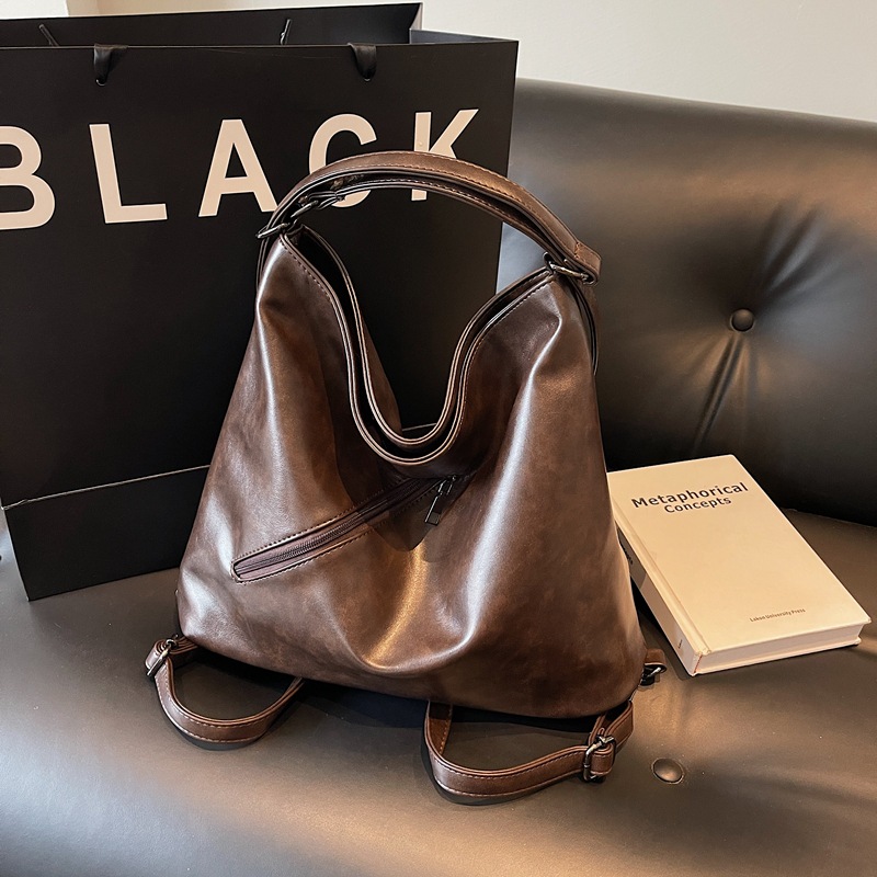 A high-end, versatile and stylish large-capacity underarm backpack for women, a new 2024 niche commuter single-shoulder crossbody bag details Picture