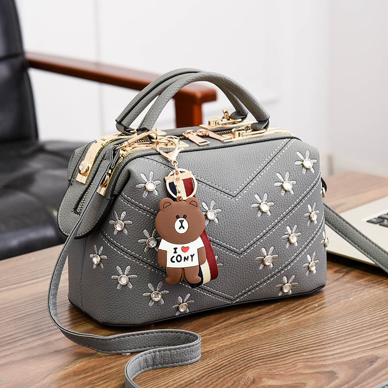 2022 new style fashionable retro embroidered women's bag, Korean-style steel frame box bag, crossbody single-shoulder bag, one-piece consignment Item Picture