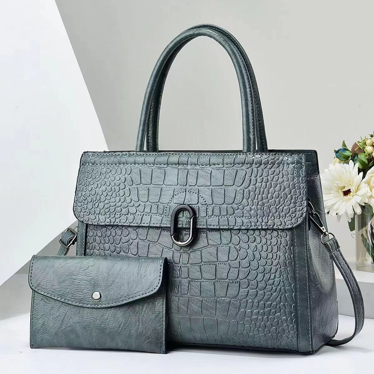 Spring 2024 new women's hand-held bun mother bag, European and American fashion single-shoulder crossbody bag Application Scenario