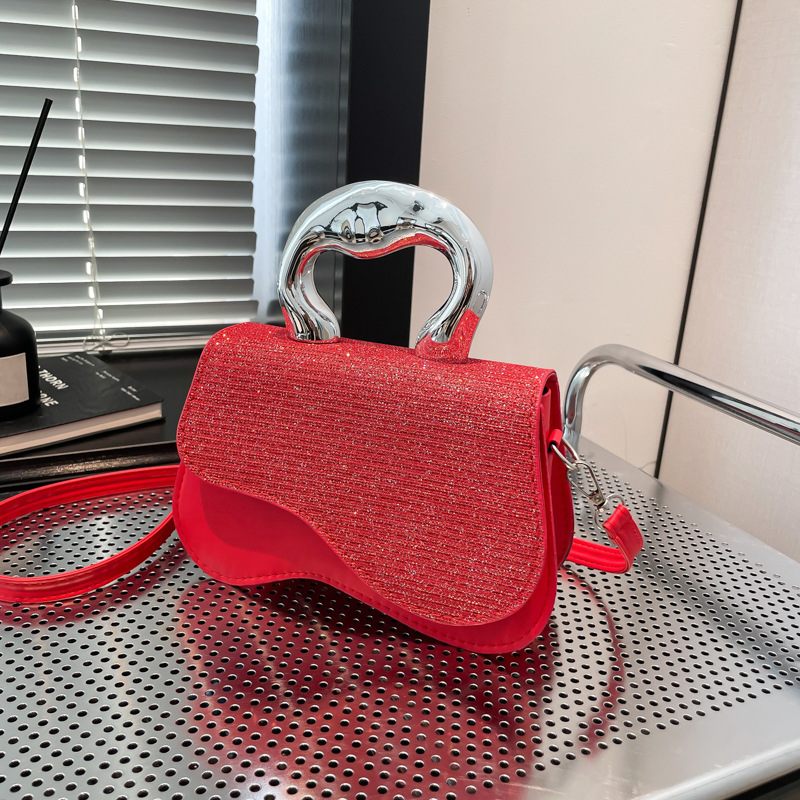 A new Spring/Summer 2025 fashionable, casual and trendy metal hand-held, crossbody and small square bag for women full figure