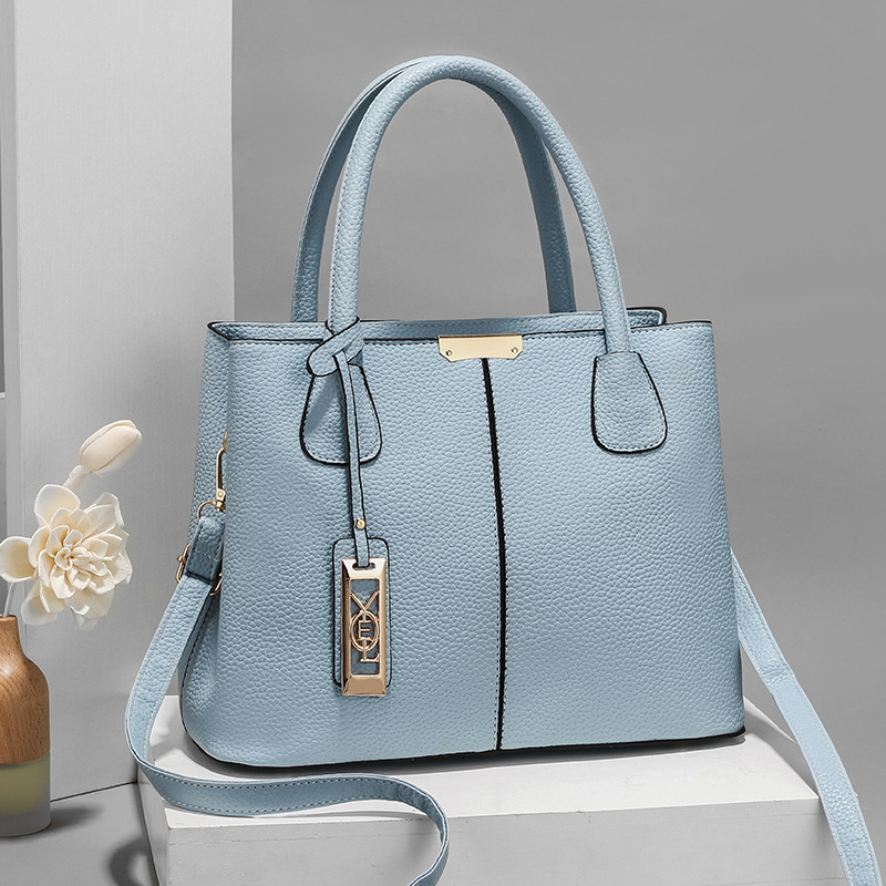 Factory direct sales of 2023 fashionable and trendy women's bags, large-capacity simple single-shoulder crossbody bags for export details Picture