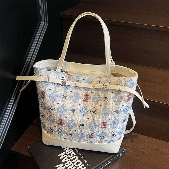 Casual large-capacity floral hand-held tote bag for women 2025 new style, versatile and personalized design, fashionable and trendy single-shoulder bag full figure
