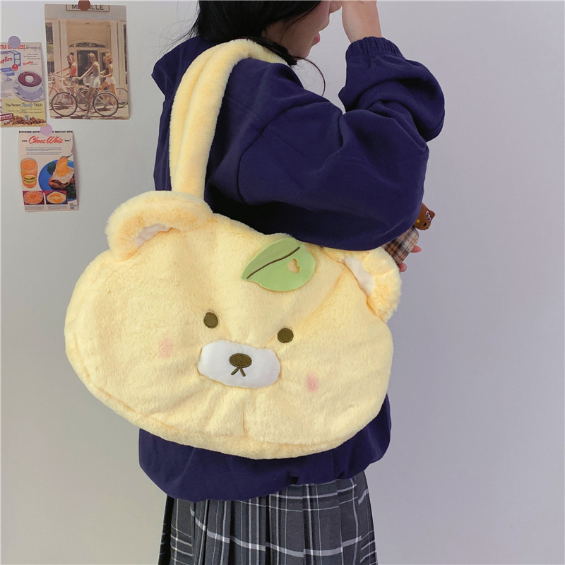 Cute bear plush bag, large-capacity student shoulder bag 2023, Japanese-style girl's fluffy hand-held tote bag Item Picture