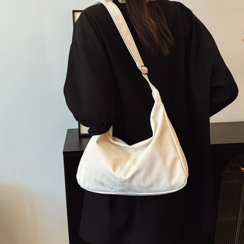 Korean large-capacity underarm bag for women, 2025 summer new style simple tote bag, casual and versatile single-shoulder crossbody bag Specification drawing