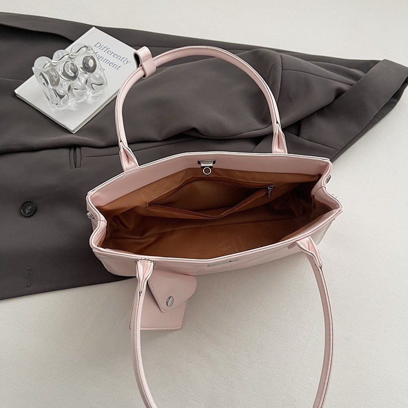 Korean style, niche soft leather handbag for women, 2025 new style, stylish and versatile, commuting single-shoulder underarm bag, cross-border Application Scenario