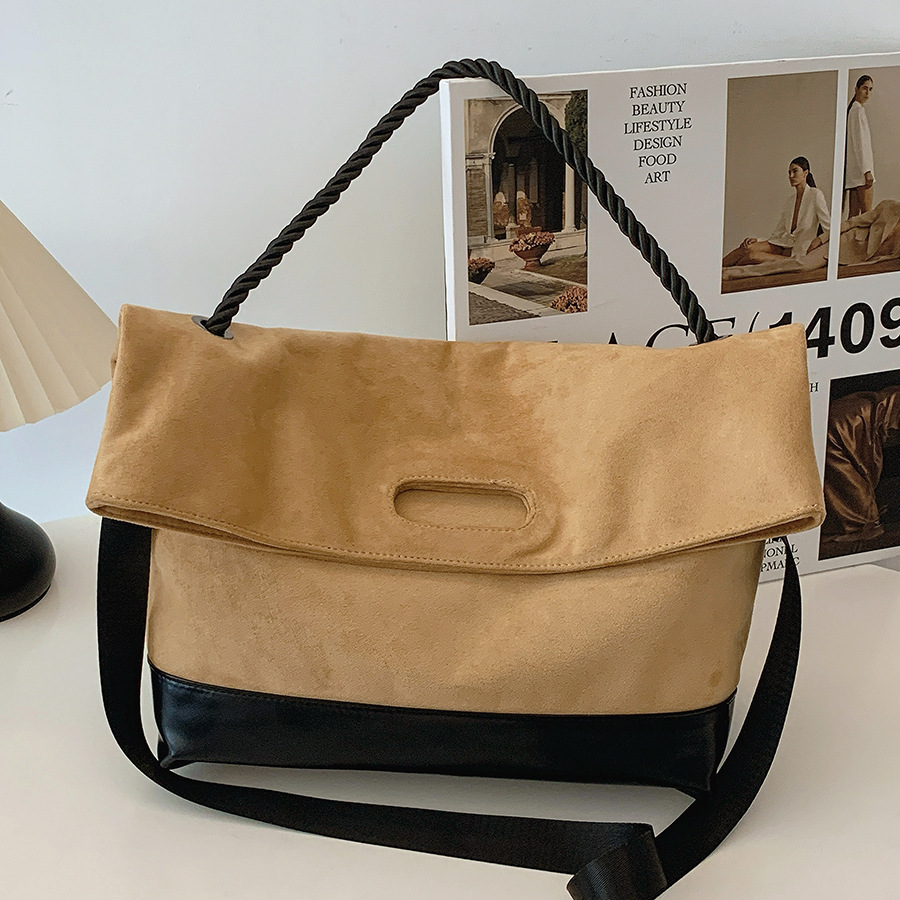 The 2024 new canvas large-capacity handbag, simple and retro messenger tote bag, is a high-end commuting single-shoulder bag trend full figure