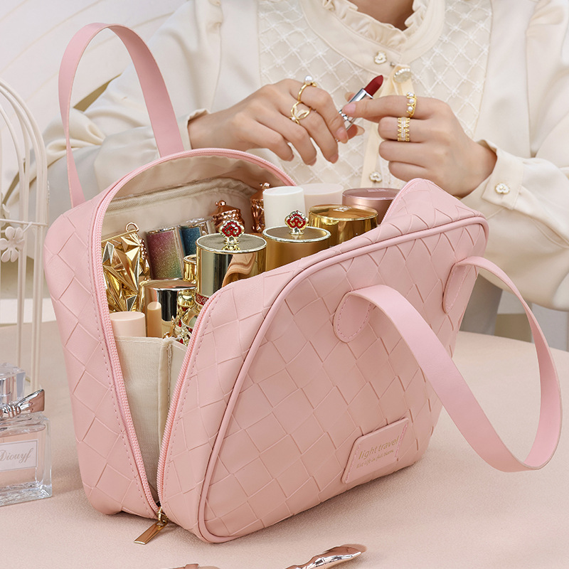 New high-appearation-level makeup bag, travel woven pattern, cream, large capacity, hand-held, half-curved cosmetics, washroom storage Specification drawing