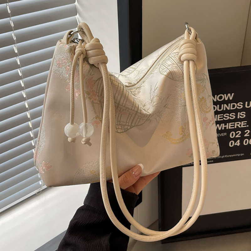 Fashionable underarm bag for women 2024 New New Chinese-style embroidered tote bag, simple, niche, trendy and versatile shoulder bag full figure