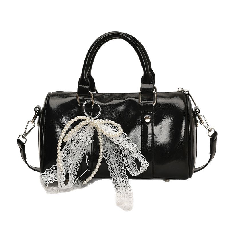 A stylish and versatile Boston bag for women, 2025 new oil-wax leather single-shoulder underarm bag, a casual soft leather pillow bag Item Picture