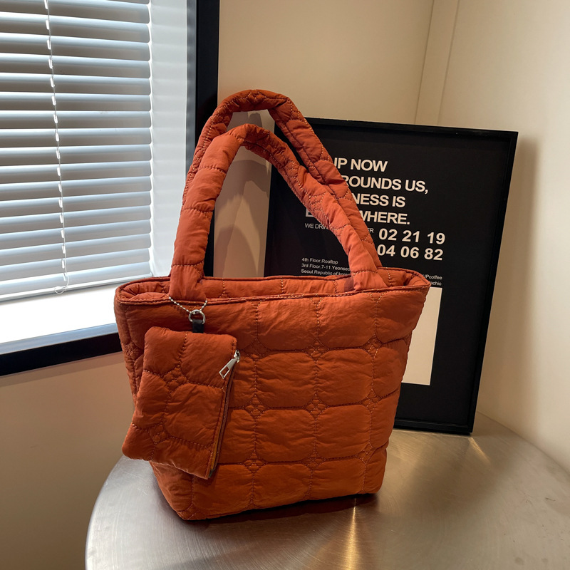 Fashionable and casual large-capacity women's 2023 new Korean-style down cotton jacket bag, stylish and simple single-shoulder tote bag full figure