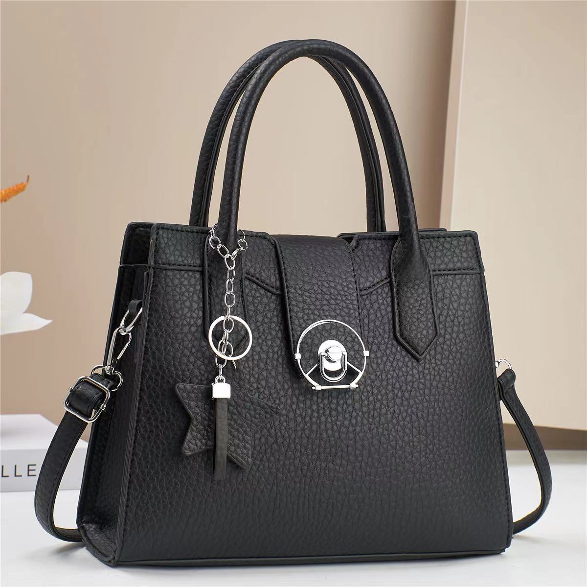 This is a new and versatile bestseller for ladies in foreign trade from the manufacturer in 2024, featuring a crossbody bag and a fashionable large handbag for women. It's a new spring collection Specification drawing