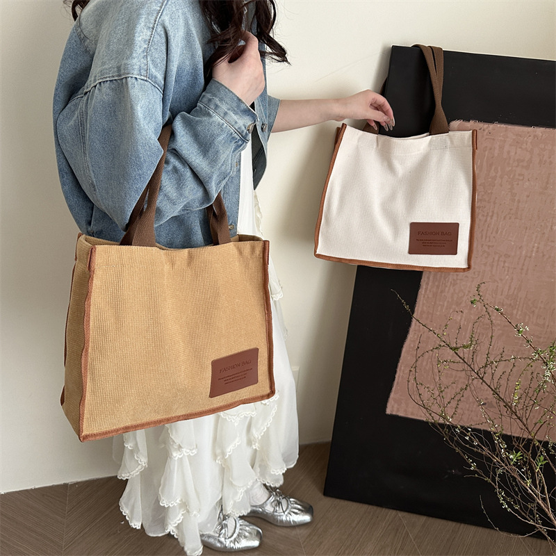 2025 New Korean-style fashionable large-capacity shopping bag tote bag, simple canvas women's bag, casual single-shoulder crossbody bag details Picture