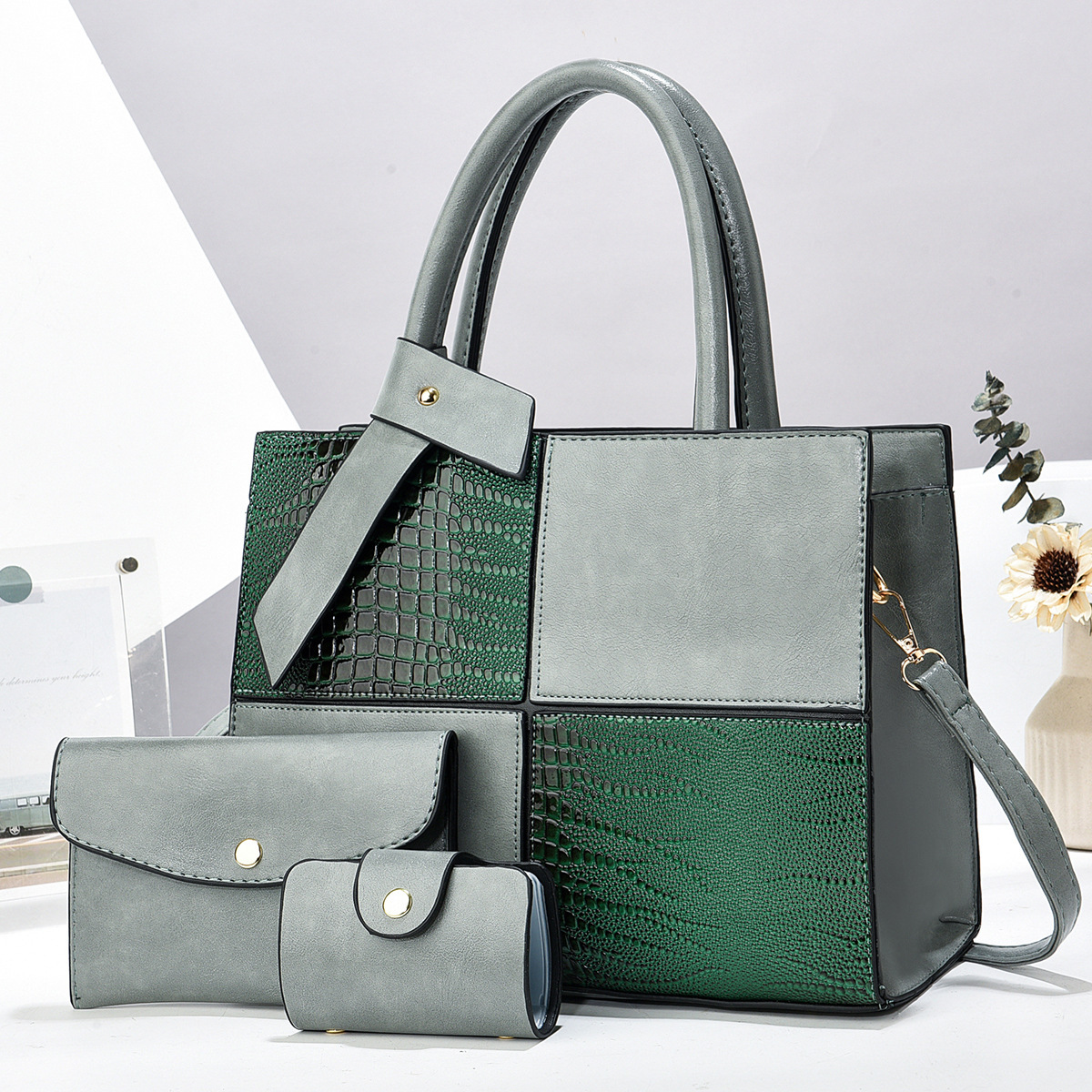 New fashionable cross-border three-piece women's bag patchwork handbag, versatile for cross-border commuting, large-capacity single-shoulder handbag Application Scenario