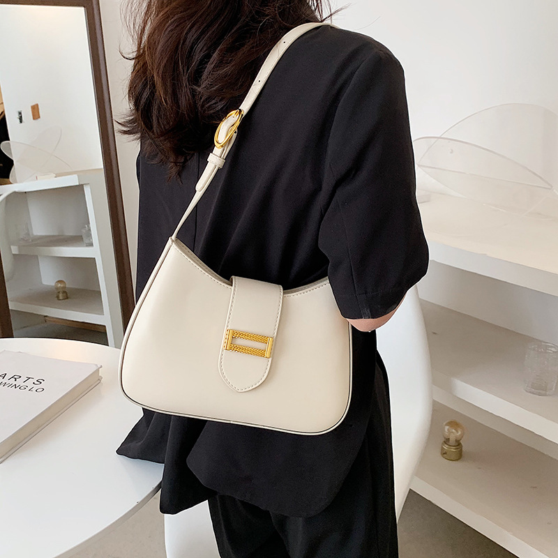 Cross-border bags 2025 New casual and Versatile soft leather crossbody baguette bag, fashionable single-shoulder armpit bag Application Scenario