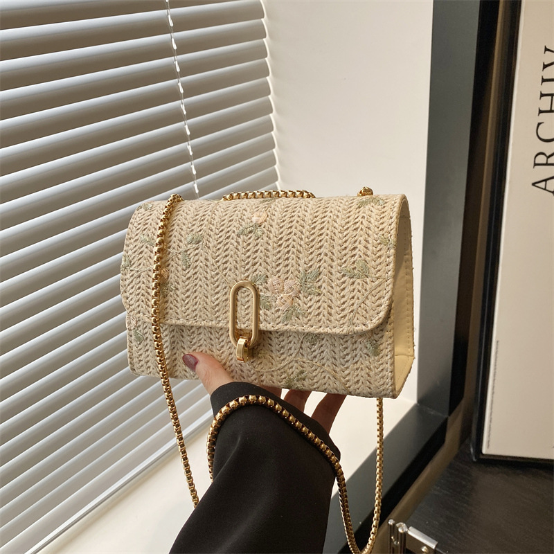 Summer straw woven bag for women 2025 New style, fresh and simple lace flower woven saddle bag, versatile single-shoulder crossbody bag full figure