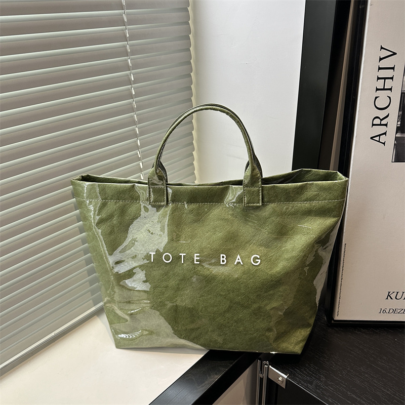 Cross-border Korean version large-capacity printed letter handbag, new trendy tote bag, versatile, casual and retro women's bag full figure