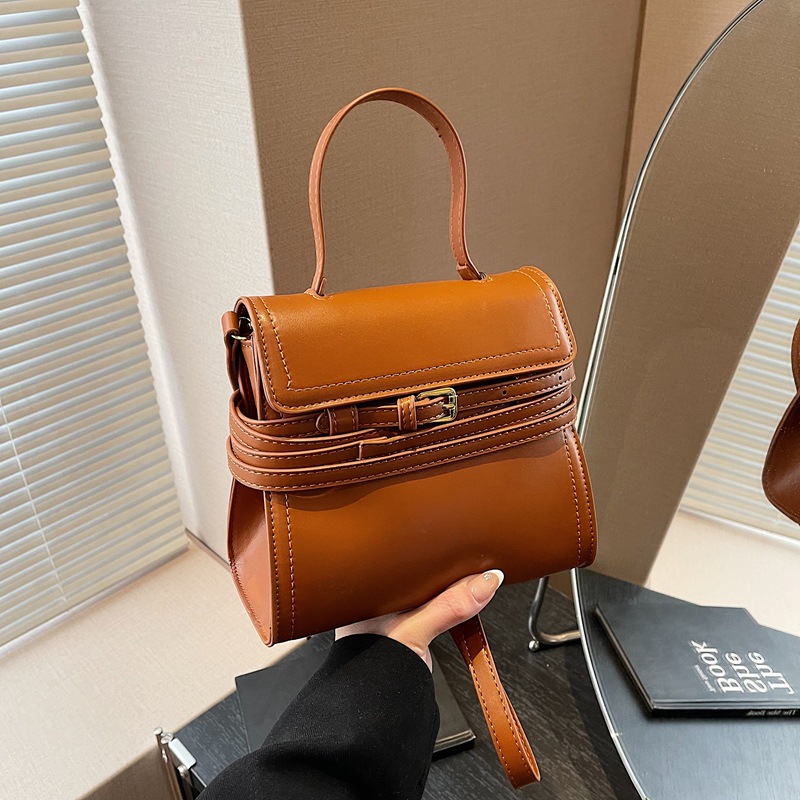 A fashionable and casual briefcase for women in 2025, a trendy and versatile Korean style single-shoulder bag with a sense of high-end simplicity full figure
