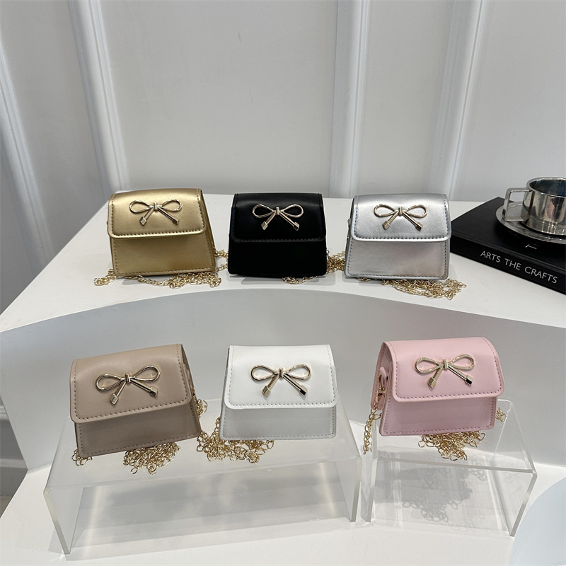 Simple bow saddle bag for women 2025 new Spring/Summer style single-shoulder bag, personalized and fashionable single-shoulder crossbody bag Application Scenario