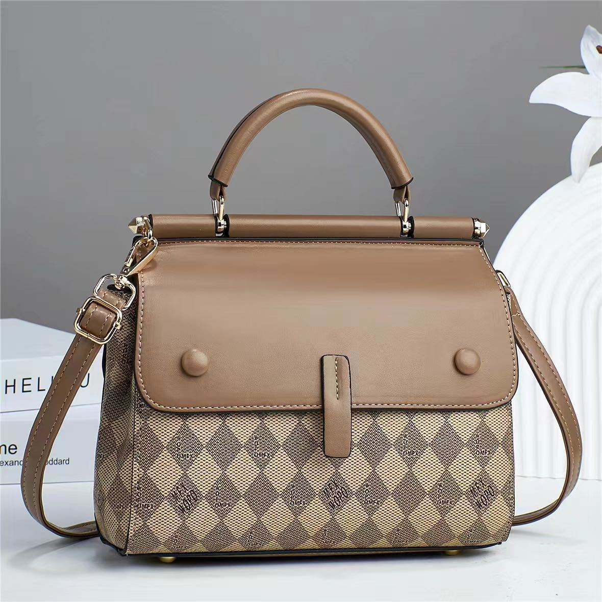 High-end texture printed handbag, women's bag, 2023 new style, niche, fashionable and elegant single-shoulder bag, personalized crossbody bag Item Picture