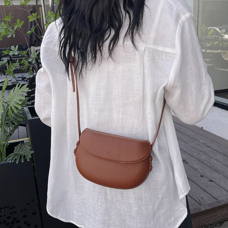 2024 New summer candy-colored pressed shell bag, casual and versatile saddle bag, fashionable ladies' solid color single-shoulder crossbody bag Specification drawing
