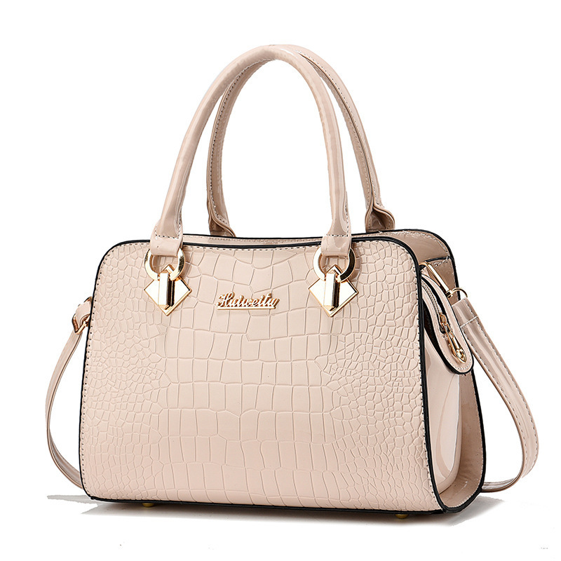 The 2024 new trendy single-shoulder crossbody bag for women is fashionable and versatile. It's a large-capacity bag for middle-aged moms Item Picture
