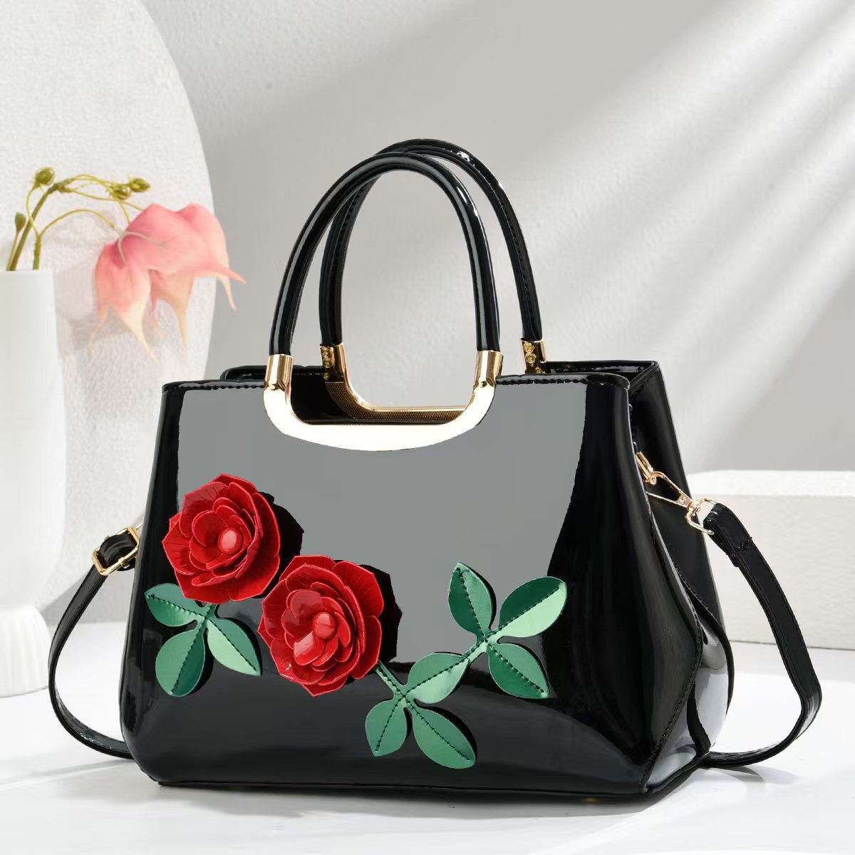 New style bag 2025, new lacquered fashionable handbag, elegant middle-aged mom bag, high-end flower women's bag full figure