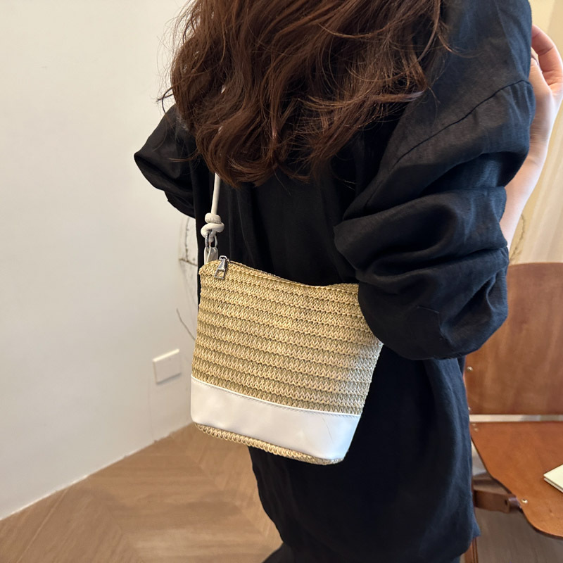 2025 Woven new stylish design, forest cute color block texture, large capacity for commuting, casual, single-shoulder crossbody handbag details Picture