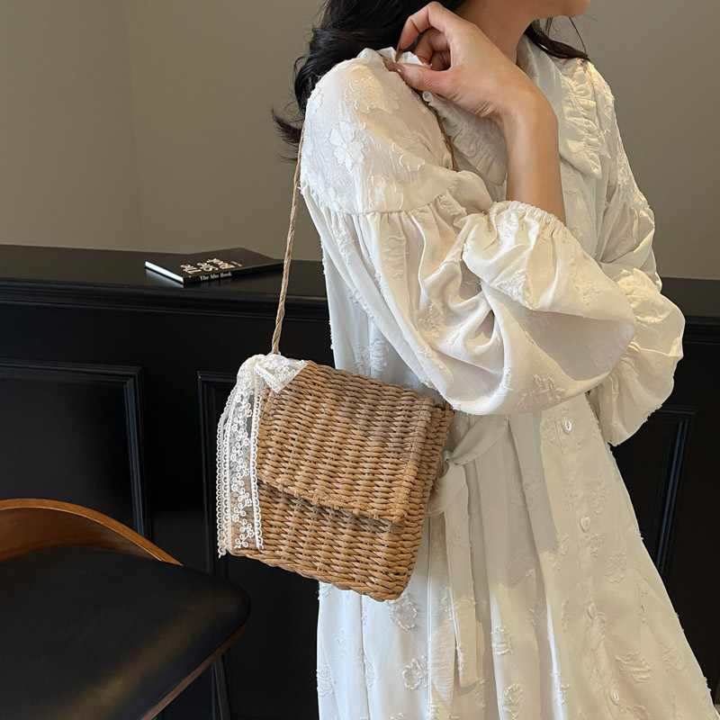 Seaside beach vacation hand-woven bag for women 2025 New style fashionable and stylish lace bow single-shoulder crossbody bag details Picture