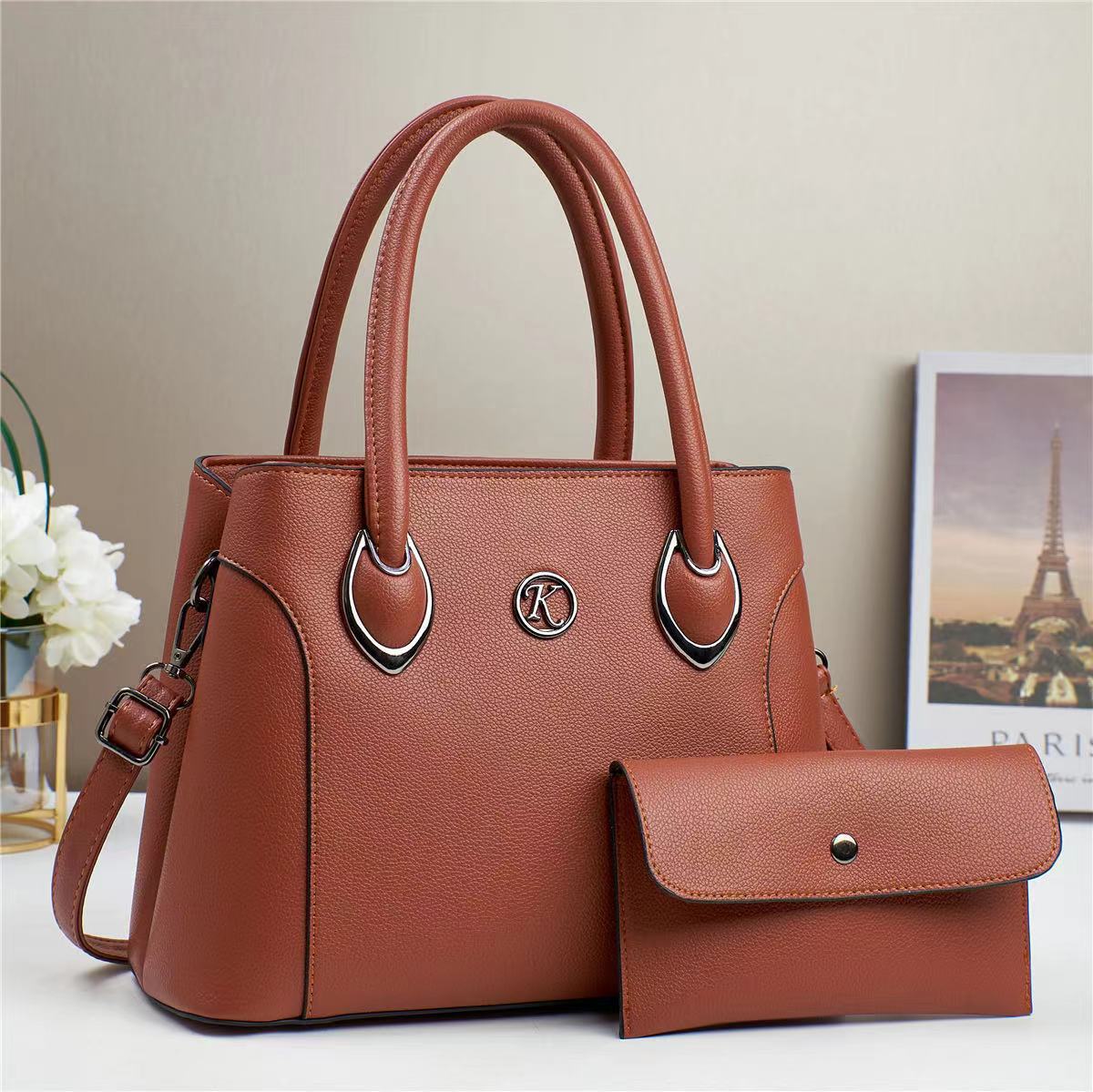 The manufacturer's best-selling single-shoulder crossbody bag, large bag, new model, hand-held for women in 2024, fashionable for foreign trade, versatile for spring Specification drawing