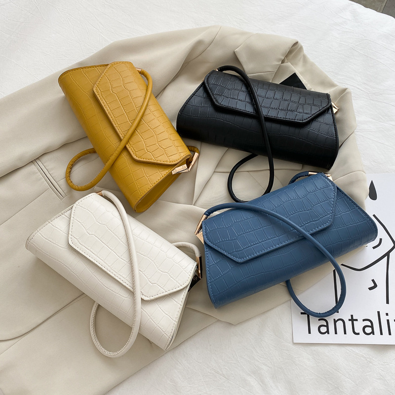 French style trendy small bag 2022 new trendy trendy women's bag, versatile single-shoulder armpit bag, baguette bag full figure