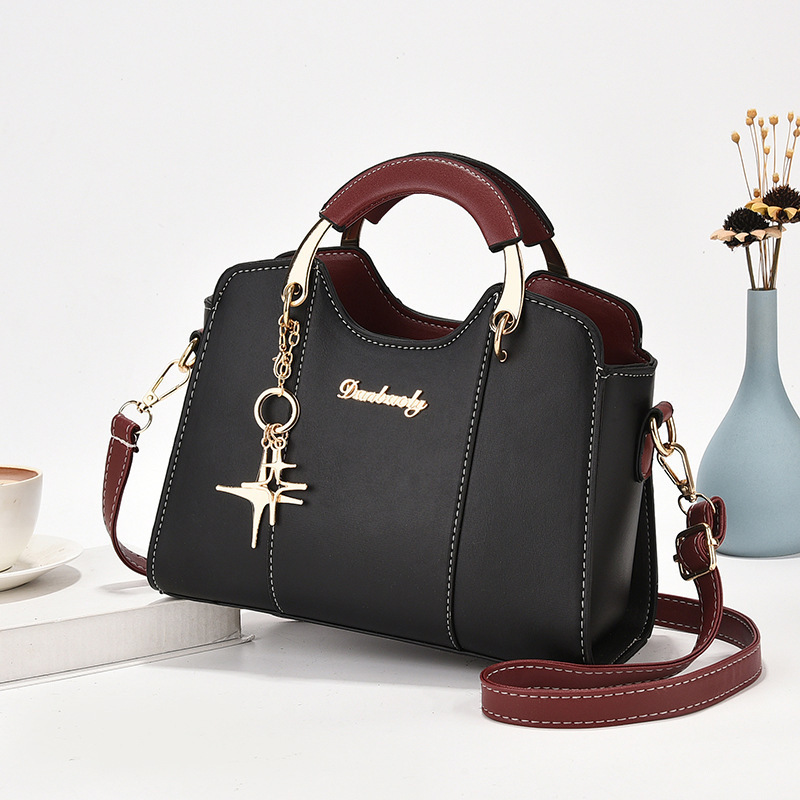 Cross-border delivery of 2024 Spring new fashionable and high-quality star-shaped pendant women's simple single-shoulder crossbody handbag details Picture
