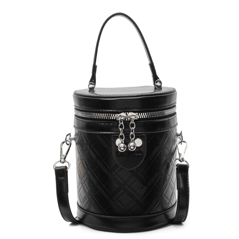 Cross-border Women's 2025 New high-end handbag, niche bucket bag, exquisite shoulder bag, fashionable crossbody bag Item Picture