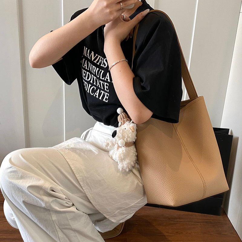 Korean version niche large-capacity bucket bag for women 2025 new style fashionable commuting single-shoulder bag, trendy and versatile underarm bag Specification drawing