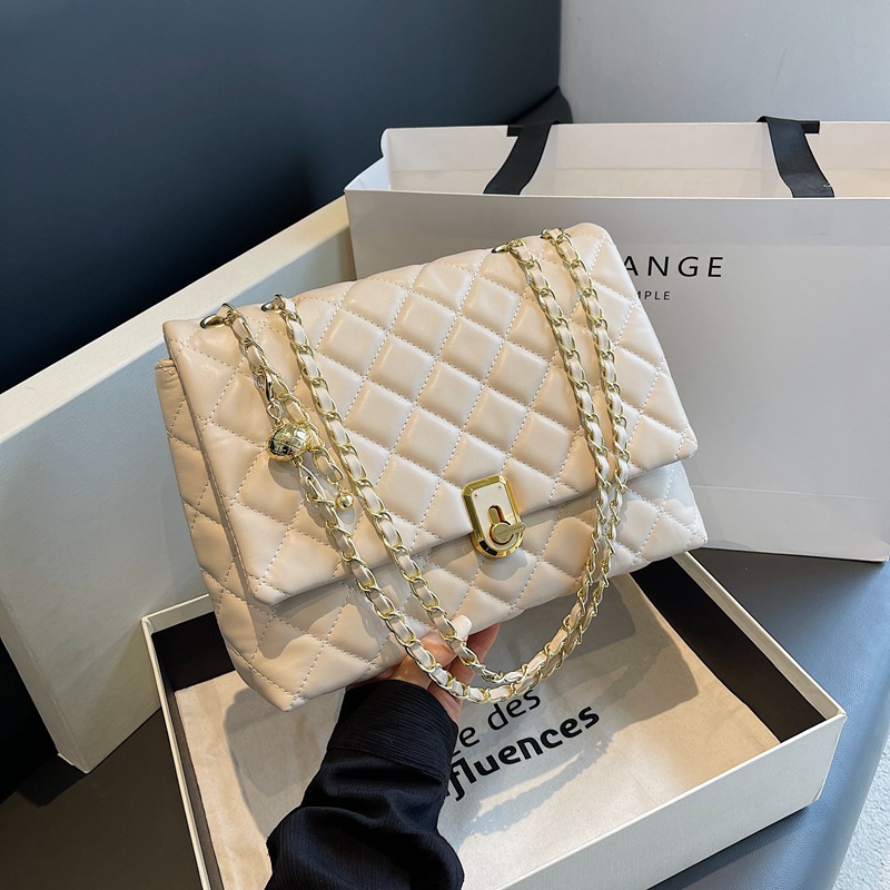 A large capacity diamond-shaped embroidered thread bag for women, a new 2025 trendy casual and versatile chain crossbody bag, a fashionable single-shoulder bag Specification drawing