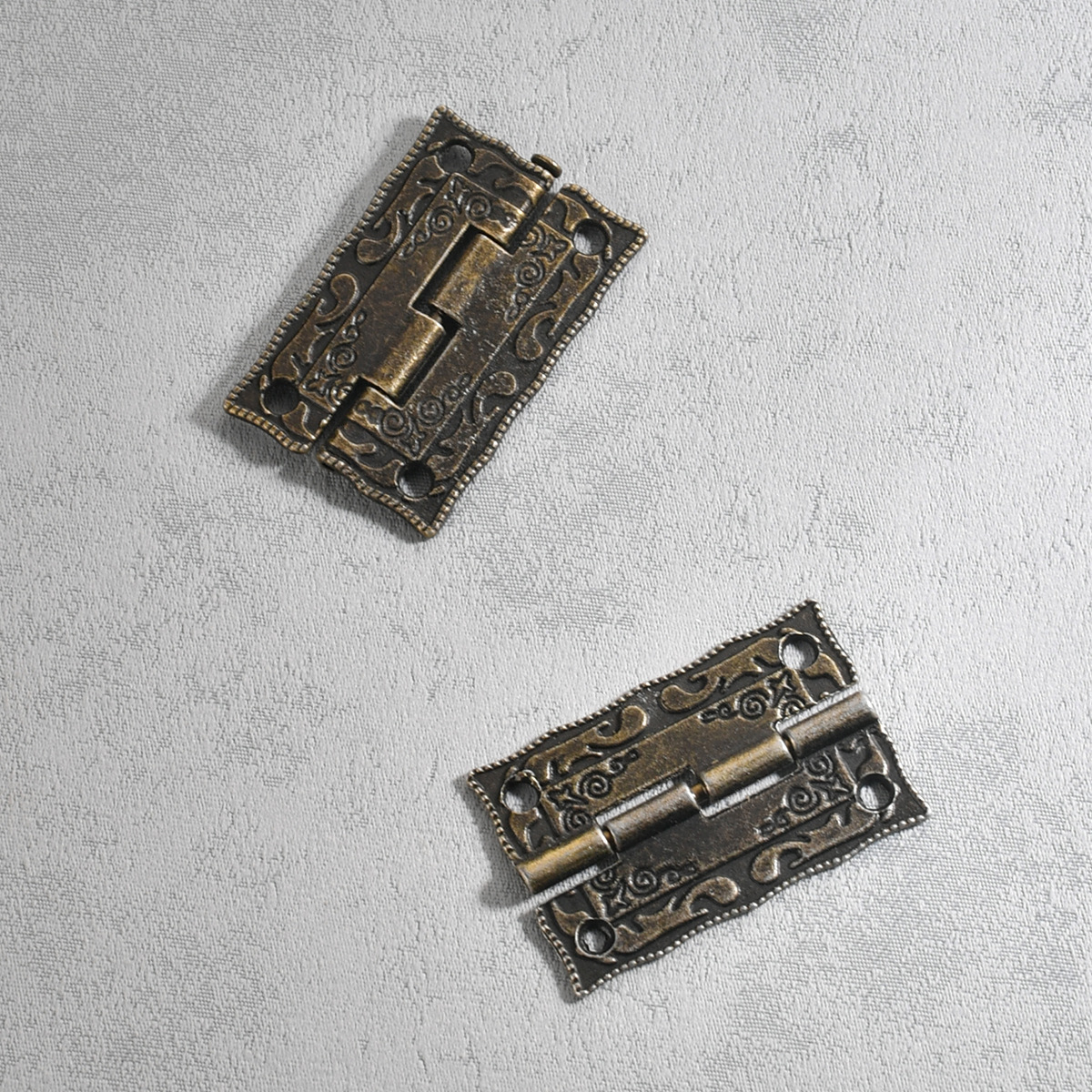 Jingmao New Chinese-style home decoration antique printed hinge wooden box Gift packaging zinc alloy hinge accessories Application Scenario