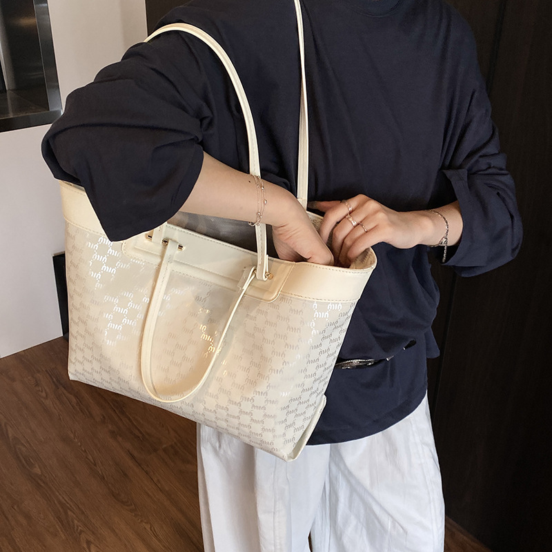 Cross-border bags, women's large-capacity commuter tote bags, women's handbags, fashionable, versatile and high-end shoulder bags Application Scenario