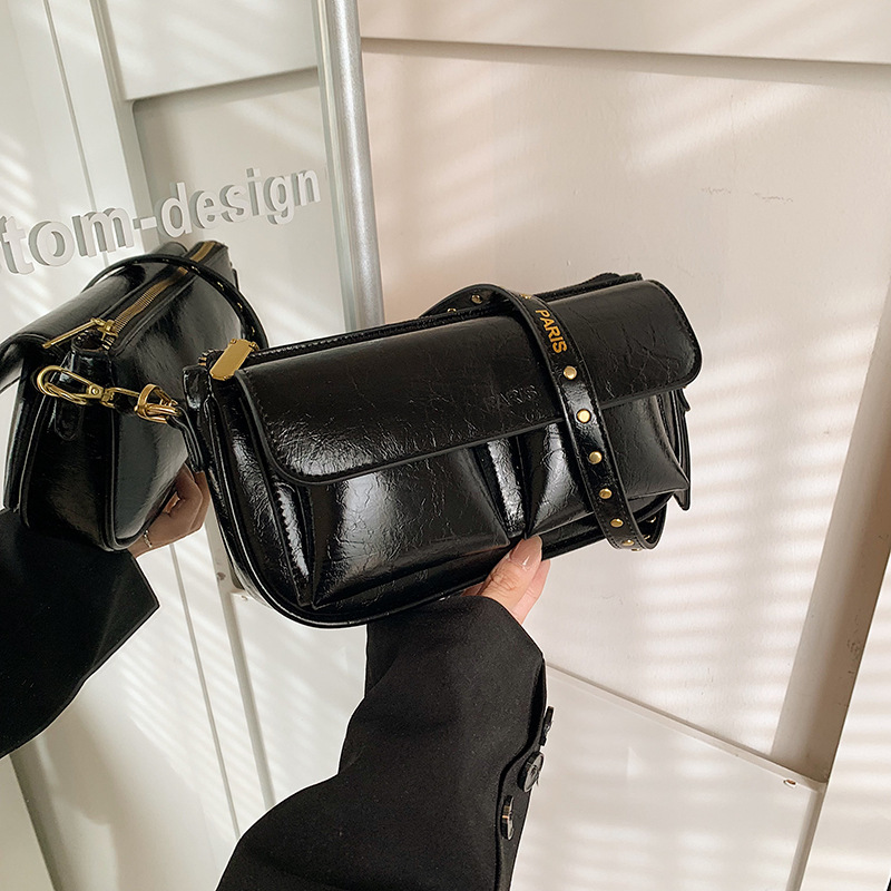 Retro bag for women, 2024 new style, single-shoulder and underarm bag for work and commuting, large capacity, niche design, crossbody small square bag details Picture
