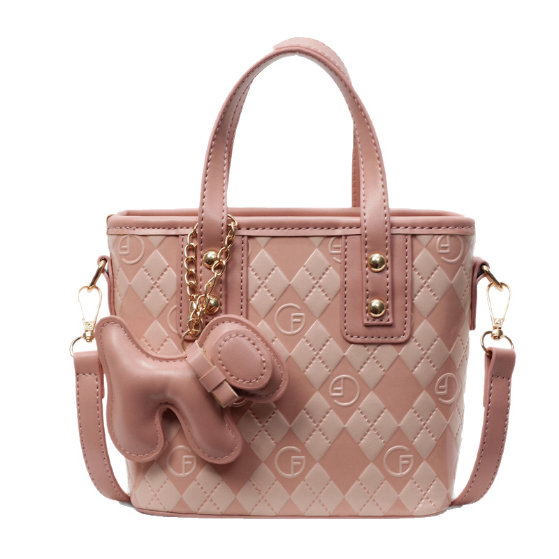 The 2025 new trendy, versatile and high-end hand-held bucket bag is a fashionable diamond-shaped single-shoulder crossbody bag for high school girls Item Picture